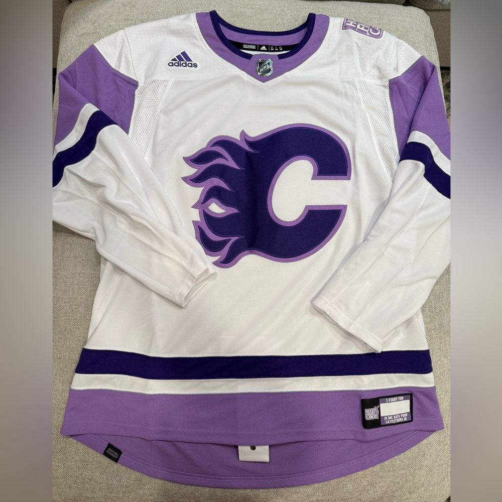 Calgary Flames Hockey Fights Cancer Adidas Hockey Jersey NHL Sz 54 Authentic